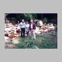039-1004 Links im Bild Erhard General mit Ehefrau im Jahre 1999. Rechts ein Freund der Familie .jpg